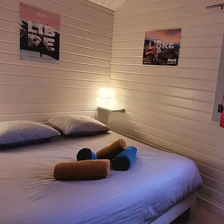 Les De Montorgueil *